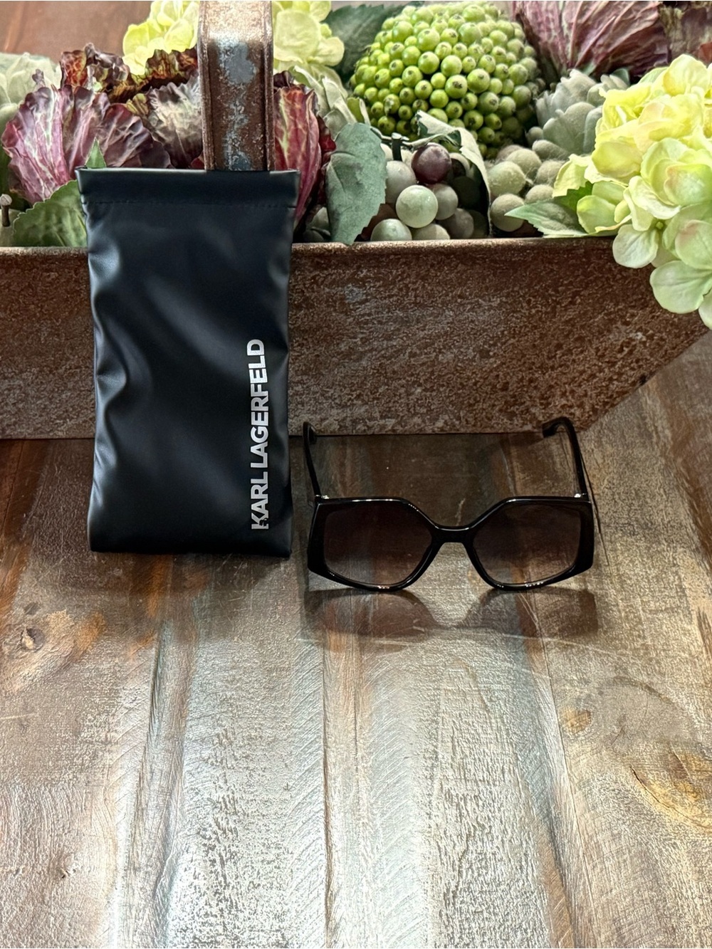Karl Lagerfeld KL6208S Oversized Square Sunglasses Gradient Lens w/Case NWOT